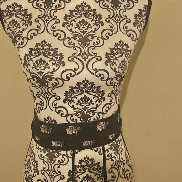 White House black market embroidered obi belt New